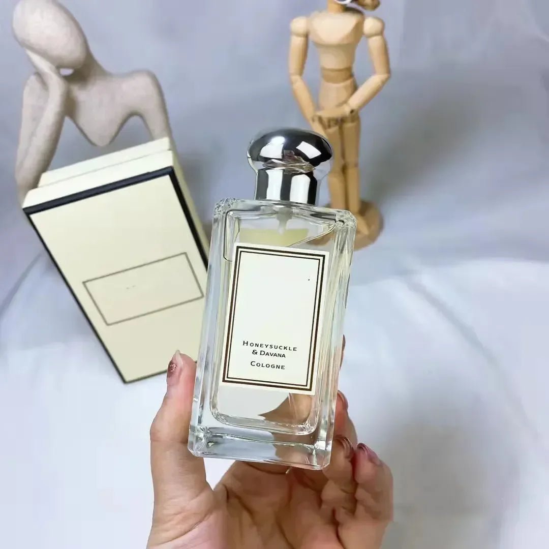 ignature Bloom: Premium Unisex Floral EDP (100ml)