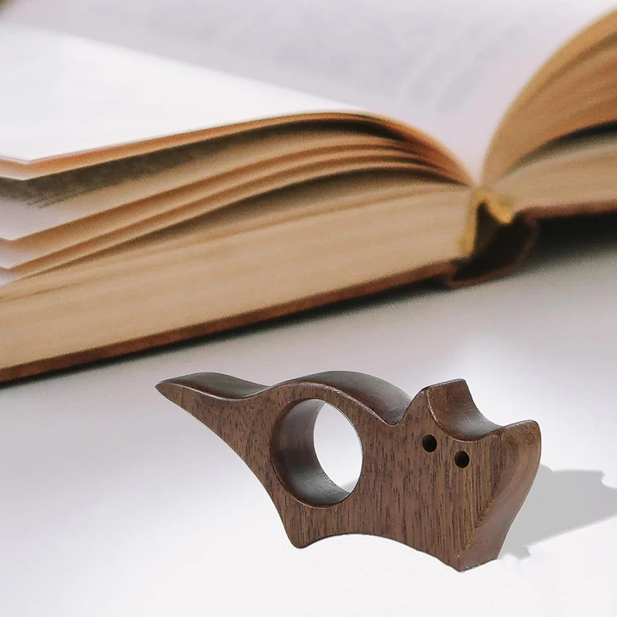 PetBookMate: Wooden Animal-Themed Page Holder