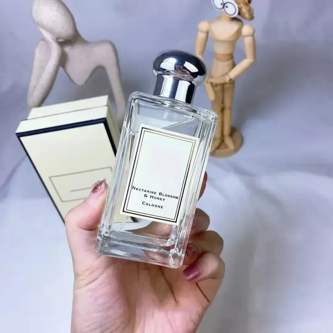 Signature Bloom: Premium Unisex Floral EDP (100ml)