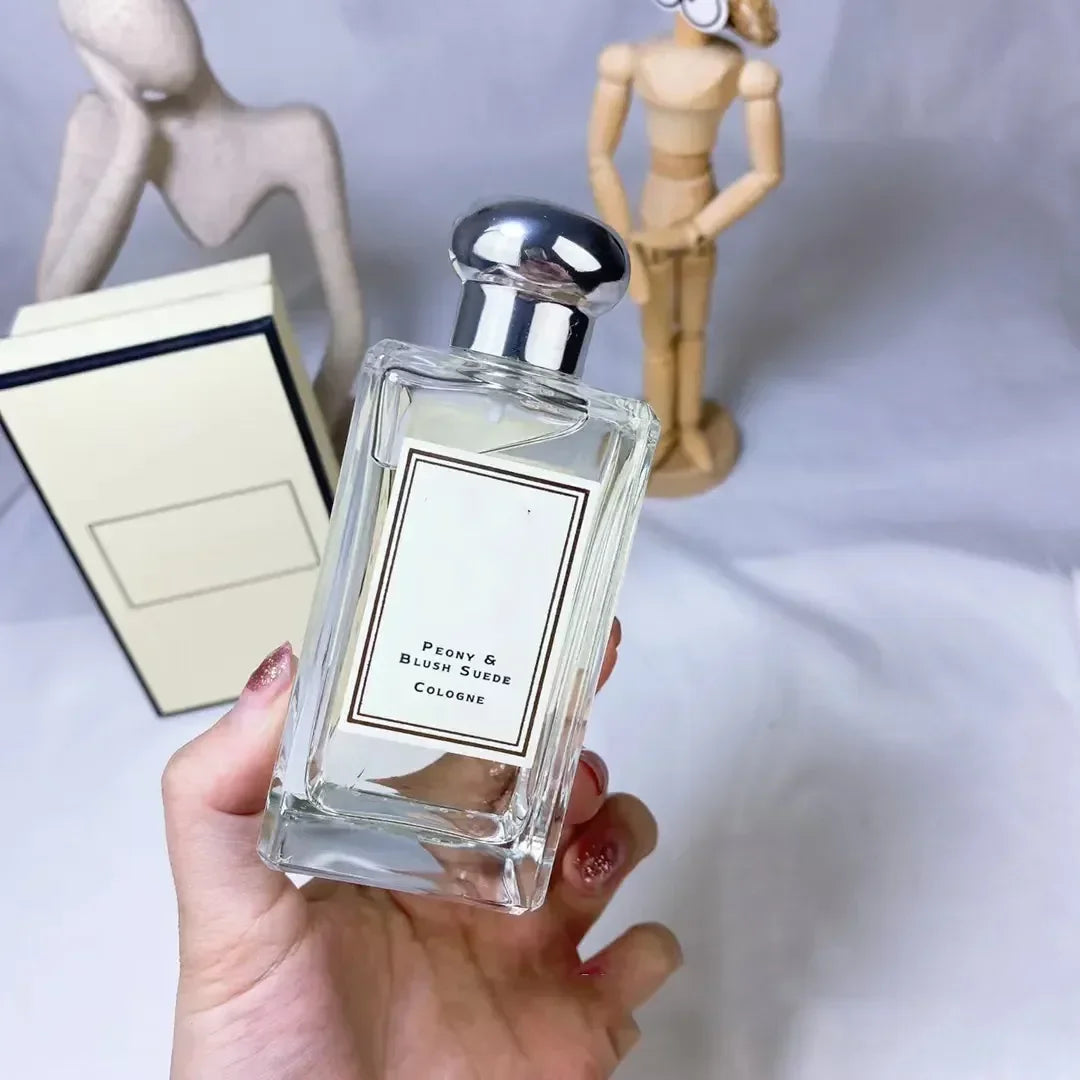 ignature Bloom: Premium Unisex Floral EDP (100ml)