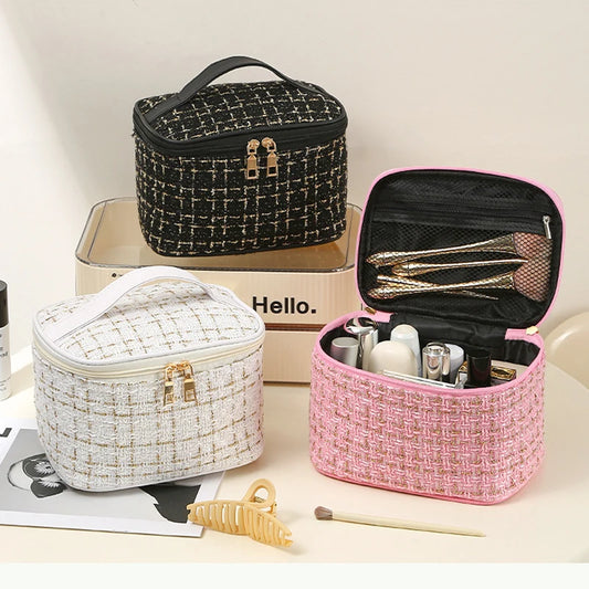 Large Capacity Plaid Cosmetic Bag – Travel Makeup Organizer