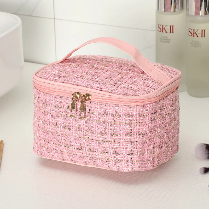 Large Capacity Plaid Cosmetic Bag – Travel Makeup Organizer
