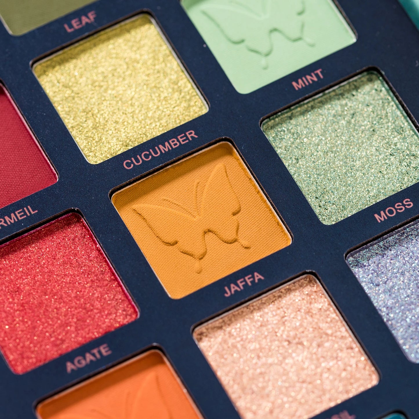 Butterfly 18-Color Eyeshadow Palette – Matte Shimmer Nude Makeup